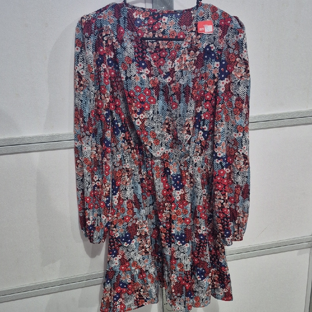 Cupshe Red & Blue Floral V-Neck Long Sleeve Tunic Dress